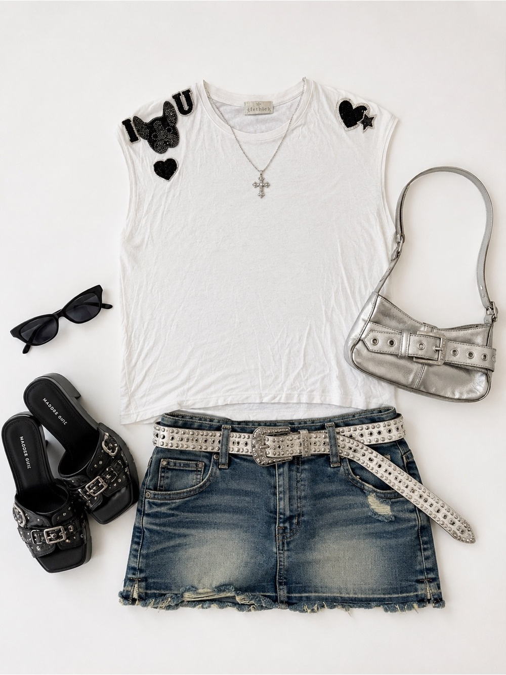 Fethie White Rhinestone Bulldog Heart Sleeveless Boxy Top Grunge Y2K Graphic